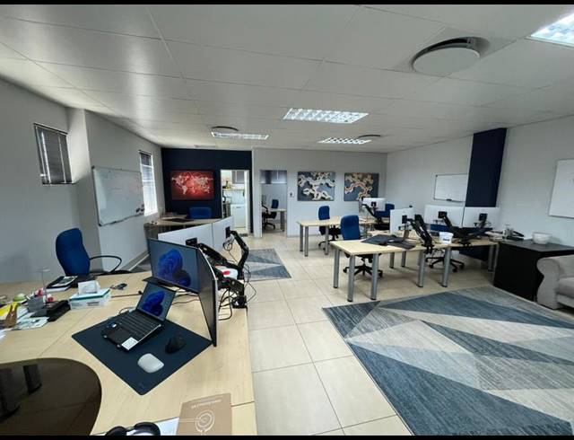 BUSINESS PROPERTY TO RENT IN MIDSTREAM ESTATE